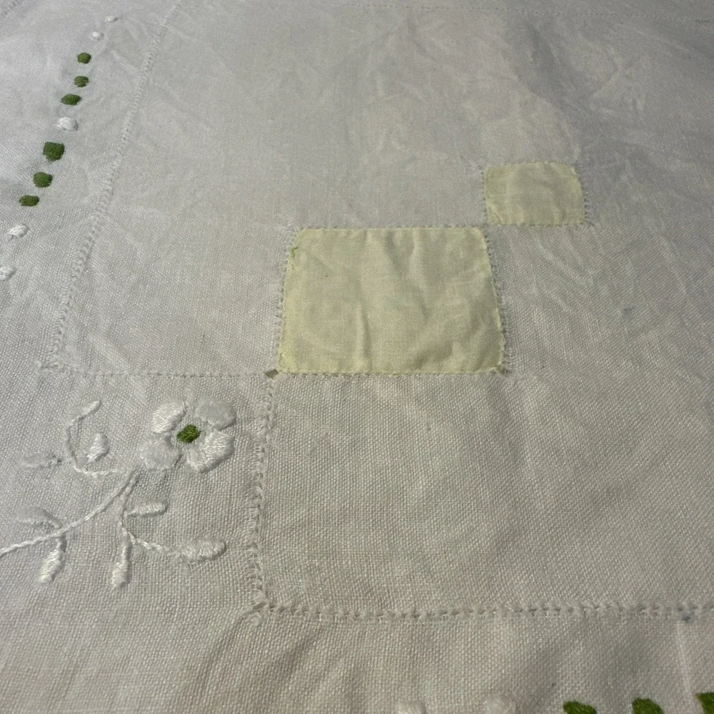 Vtg Hand Embroidered & Quilted Small Tablecloth‎ 32 By 32